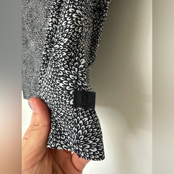 Lululemon Good to Go Tee Plush Petal Black Ghost Size Medium Four-way stretch - Picture 5 of 7